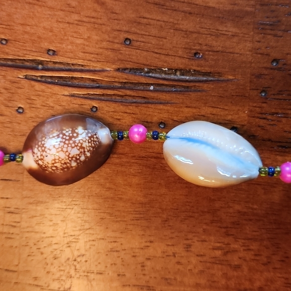 Vintage Tiger Cowrie Shell Necklace - Picture 9 of 9